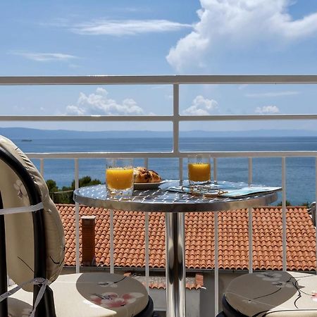 Beachfront Rooms Ana Tucepi Bagian luar foto