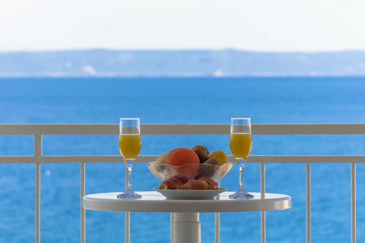 Beachfront Rooms Ana Tucepi Bagian luar foto